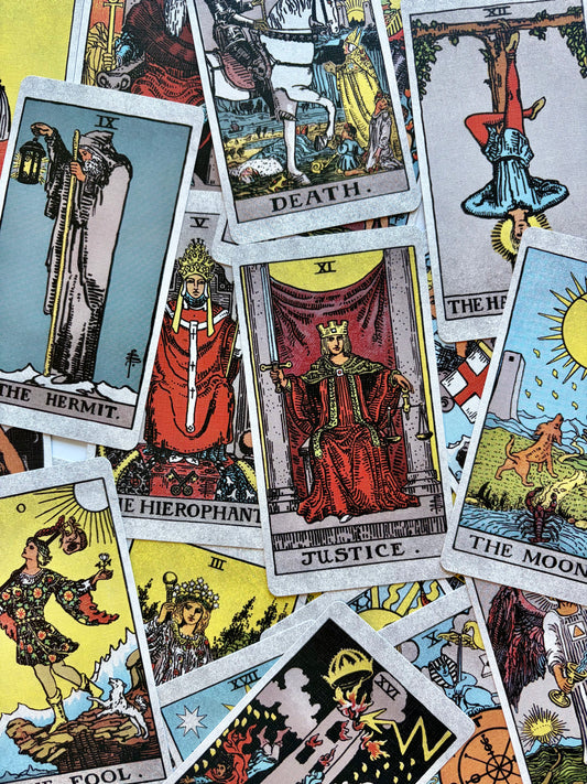 Classy Pam Tarot – Easy to Shuffle Vintage-Style Tarot Deck